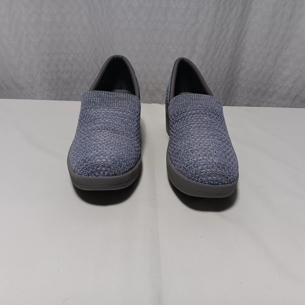 SKECHERS Air cooled memory Foam Wedge shoe. Ladies size 10